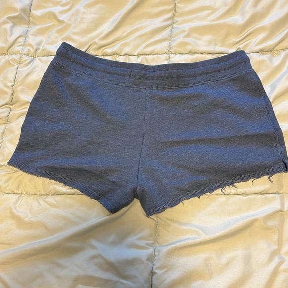 Aero  shorts size medium - Picture 3 of 3